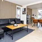 4 Star In Romo-by Traum
