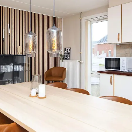 4 Star In Romo-by Traum