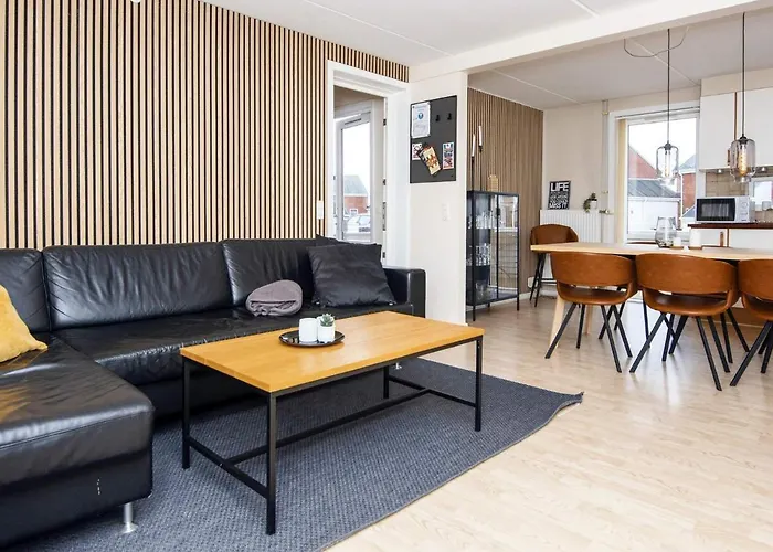 4 Star In Romo-by Traum